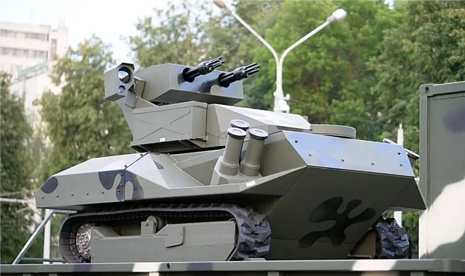 New armed robot Centaur unveiled by Belarus army at military parade 925 001