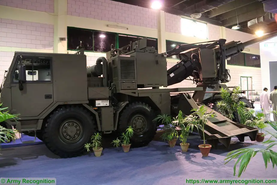 Denel T5 52 155mm 8x8 wheeled self propelled howitzer for Army of South Africa SANDF 925 001