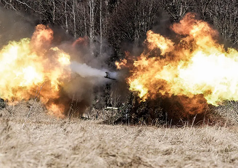 Russia 2S7M 203mm howitzers destroy targets at 50km