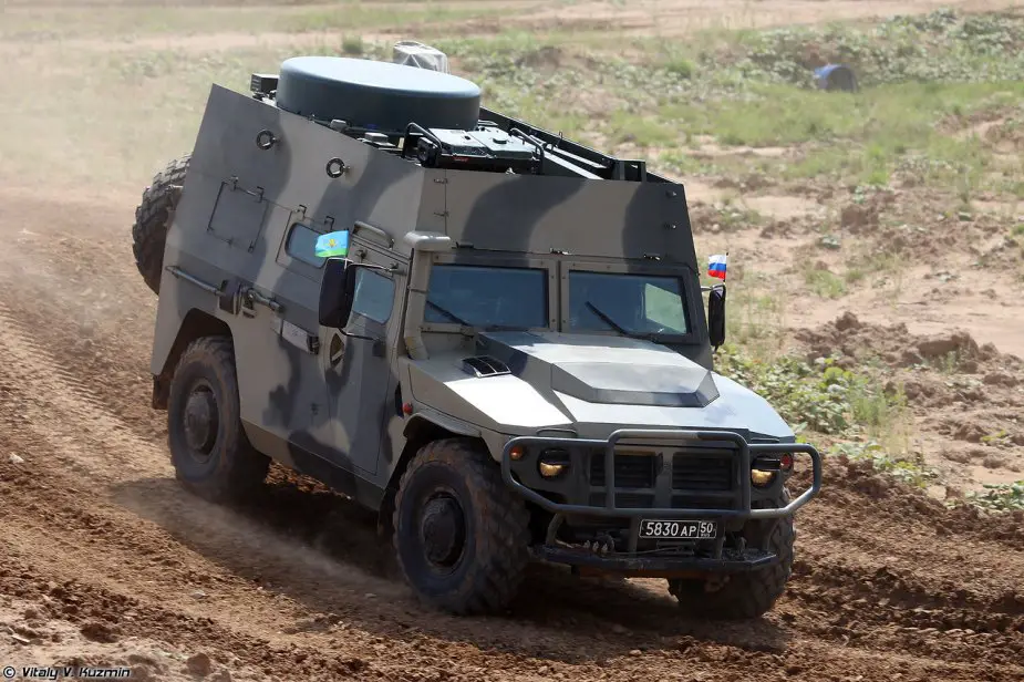 Russian Southern district trains on new Tiger M P 230T command vehicles