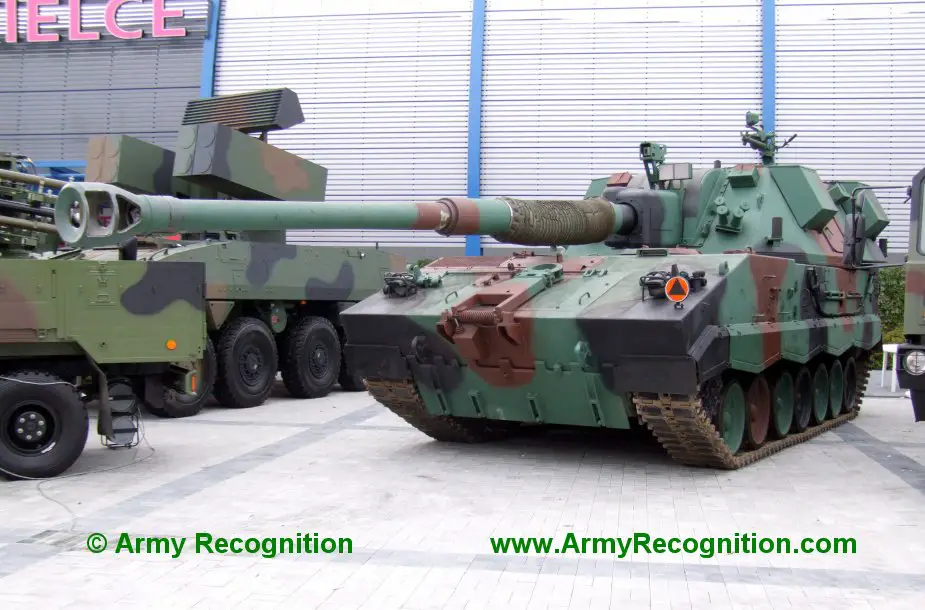 Krab 155mm self propelled howitzers officially received by Polish army 2