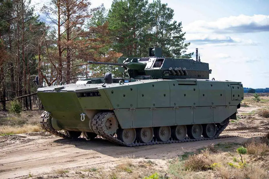 Poland conducts field and firing tests with new Borsuk tracked