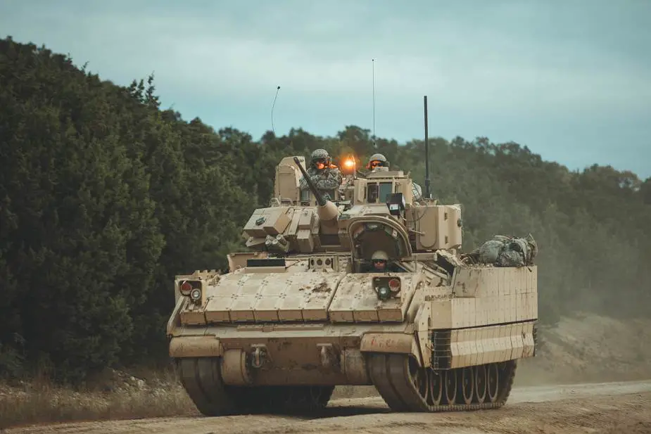 US Army conducts field tests with new Bradley M2A4 tracked armored IFV 925 002