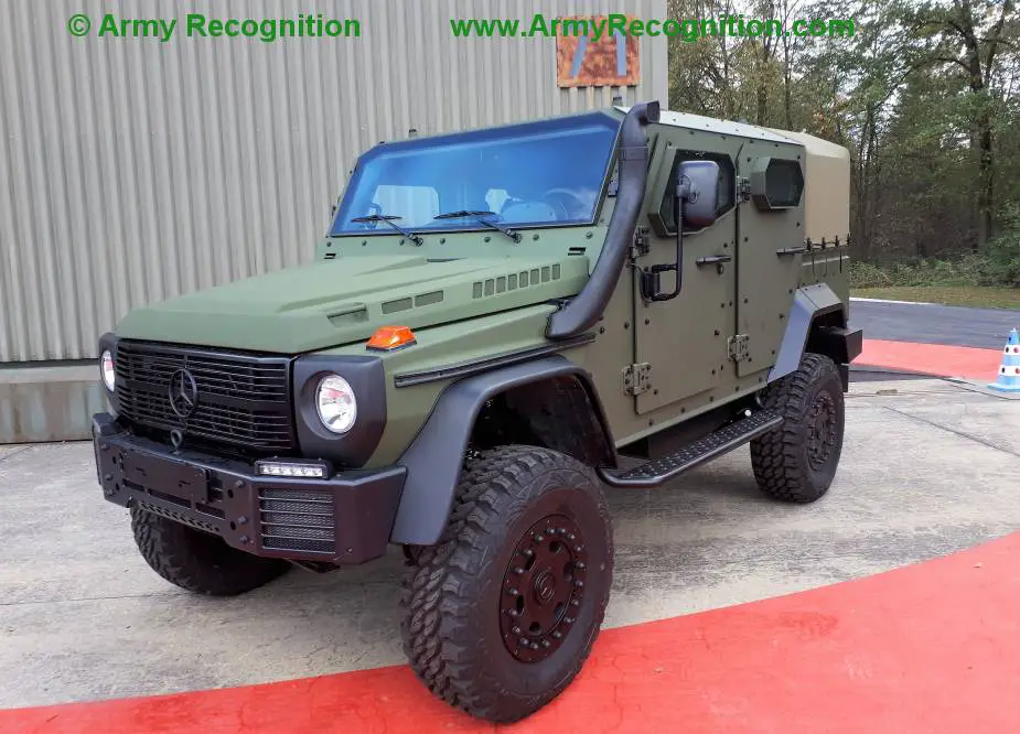 Mercedes-Benz_unveils_demonstrator_of_LAPV_Light_Armored_Patrol_Vehicle_based_on_new_G-Class_464_1.jpg
