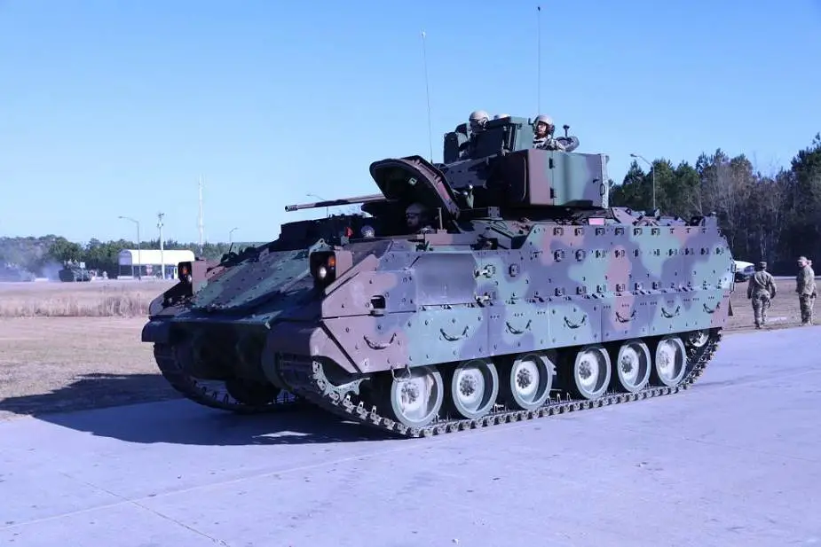 US government is considering providing Ukraine with Bradley IFVs armored vehicles 925 003