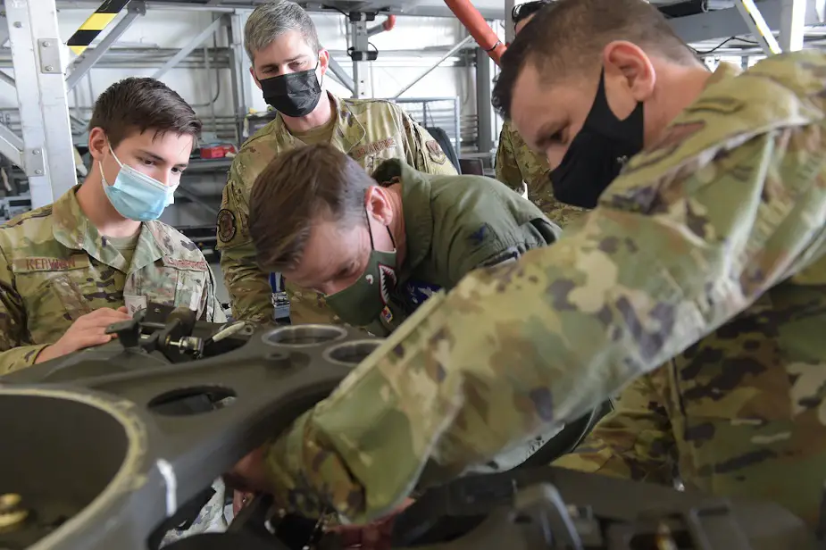 USAF inspects HH 60W Jolly Green II rescue helicopter 02