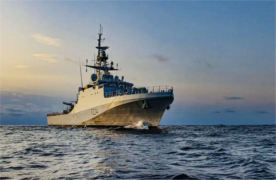 Venezuelas military response to presence of British HMS Trent in Guyana 925 002