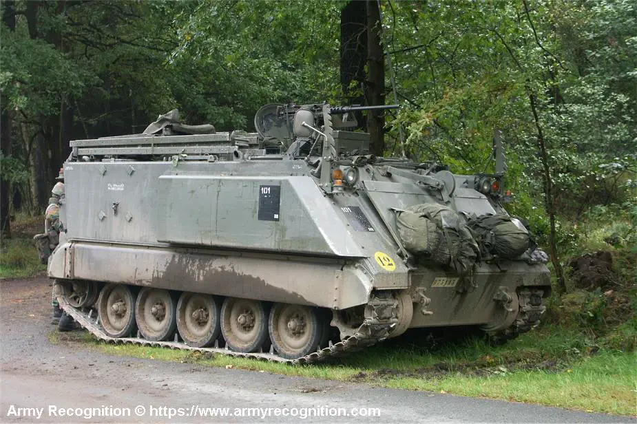 Ukraine army uses former Belgian army M113 armored vehicles delivered by British company 925 002