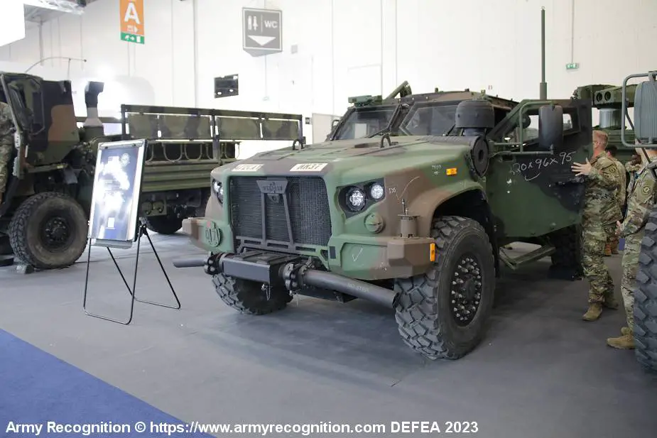 US Army showcases advanced weapons systems and combat vehicles JLTV DEFEA 2023 925 001
