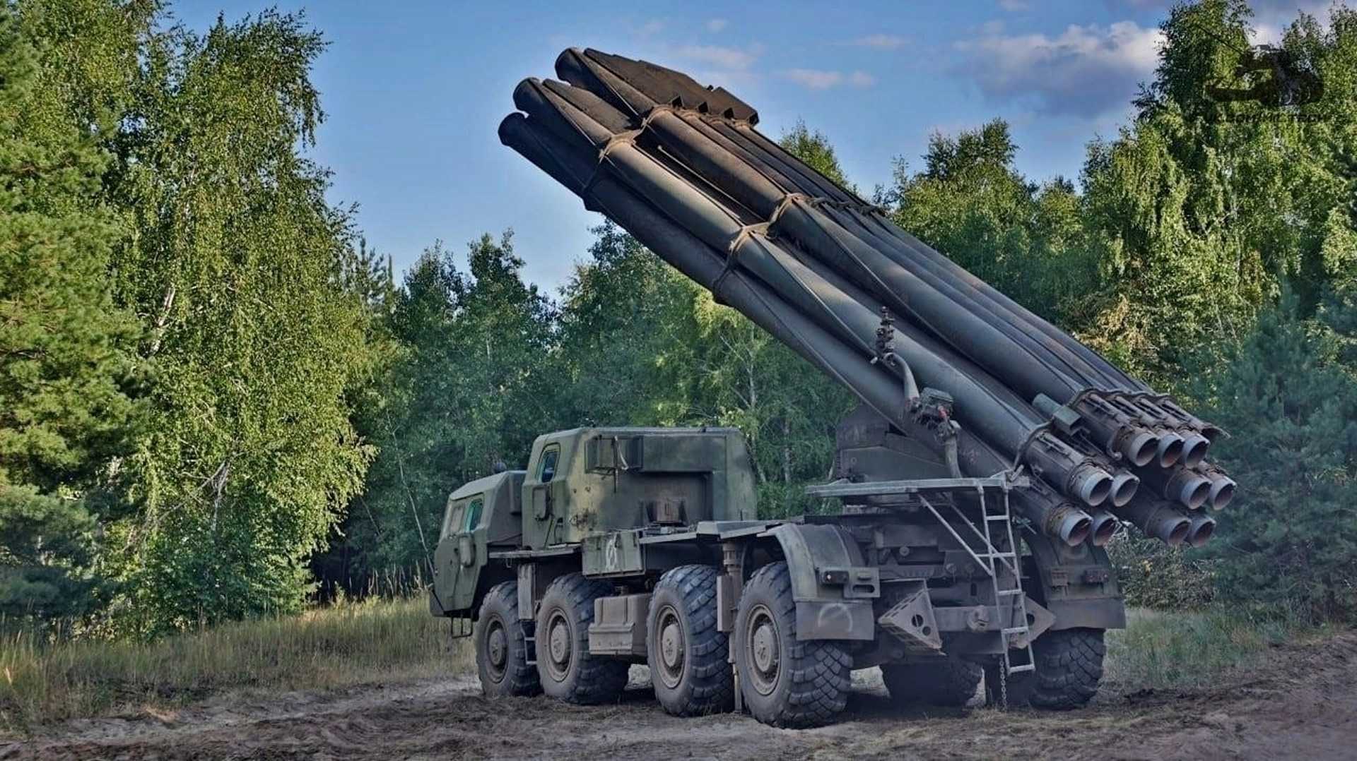 Маз 543 бм. Ураган 200. Ураган иэн флорида. Ураган-1м реактивная система. 220-мм реактивная система залпового огня 9к57 «ураган».