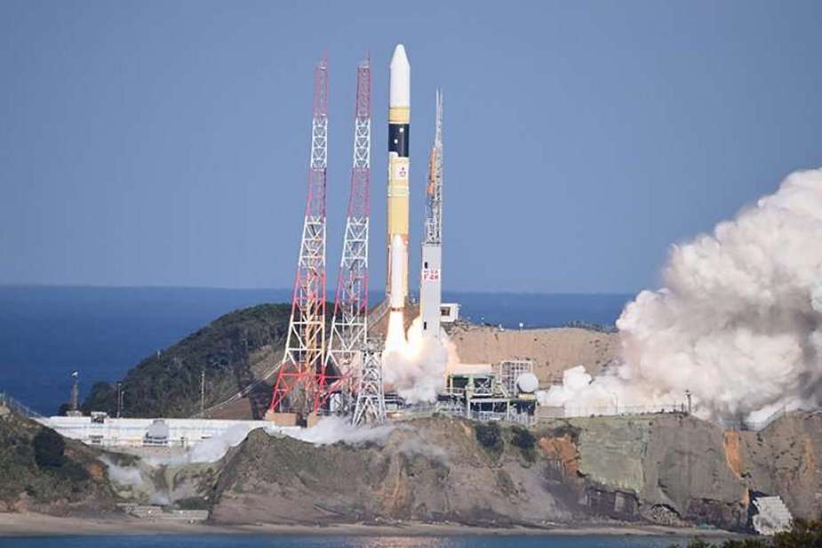 Japan launches satellite to monitor North Korean military activities 925 001