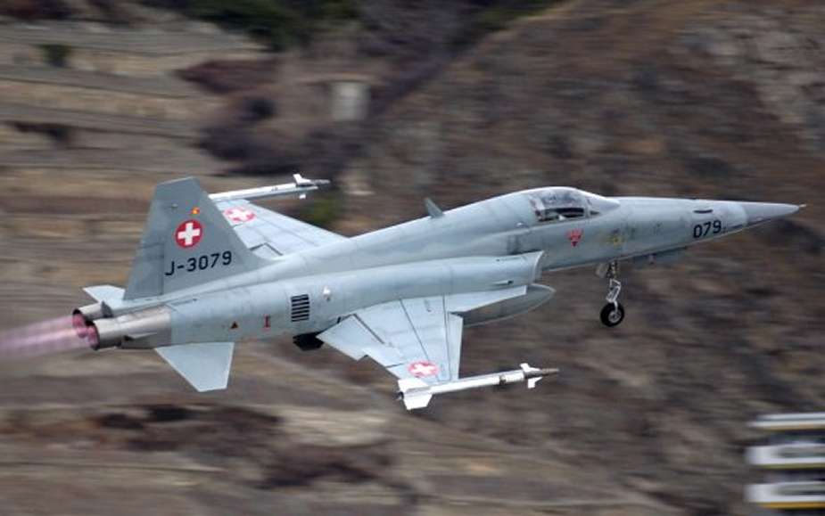 US Marine Corps picks up first of 22 ex Swiss Air Force F 5 fighter jets for OPFOR role