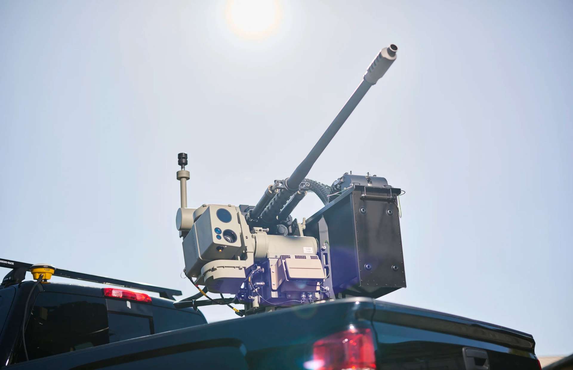 Slinger remote weapon station with M230LF 30 mm gun, airburst ammo, radar, and EO sensors provides stabilized, on-the-move hard kill protection against small drones and loitering munitions for mobile and fixed sites (Picture source: EOS).