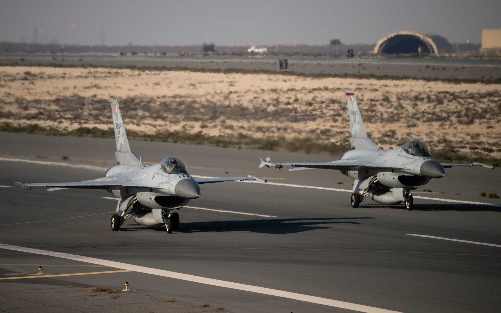 In the late 1980s, Bahrain evaluated multiple fighter jets, including the F-15, F-16, F-18, Tornado, Mirage 2000, and Russian ones, before selecting the F-16 Block 40, becoming the fifteenth F-16 customer and the first in the Gulf region. (Picture source: US Air Force)