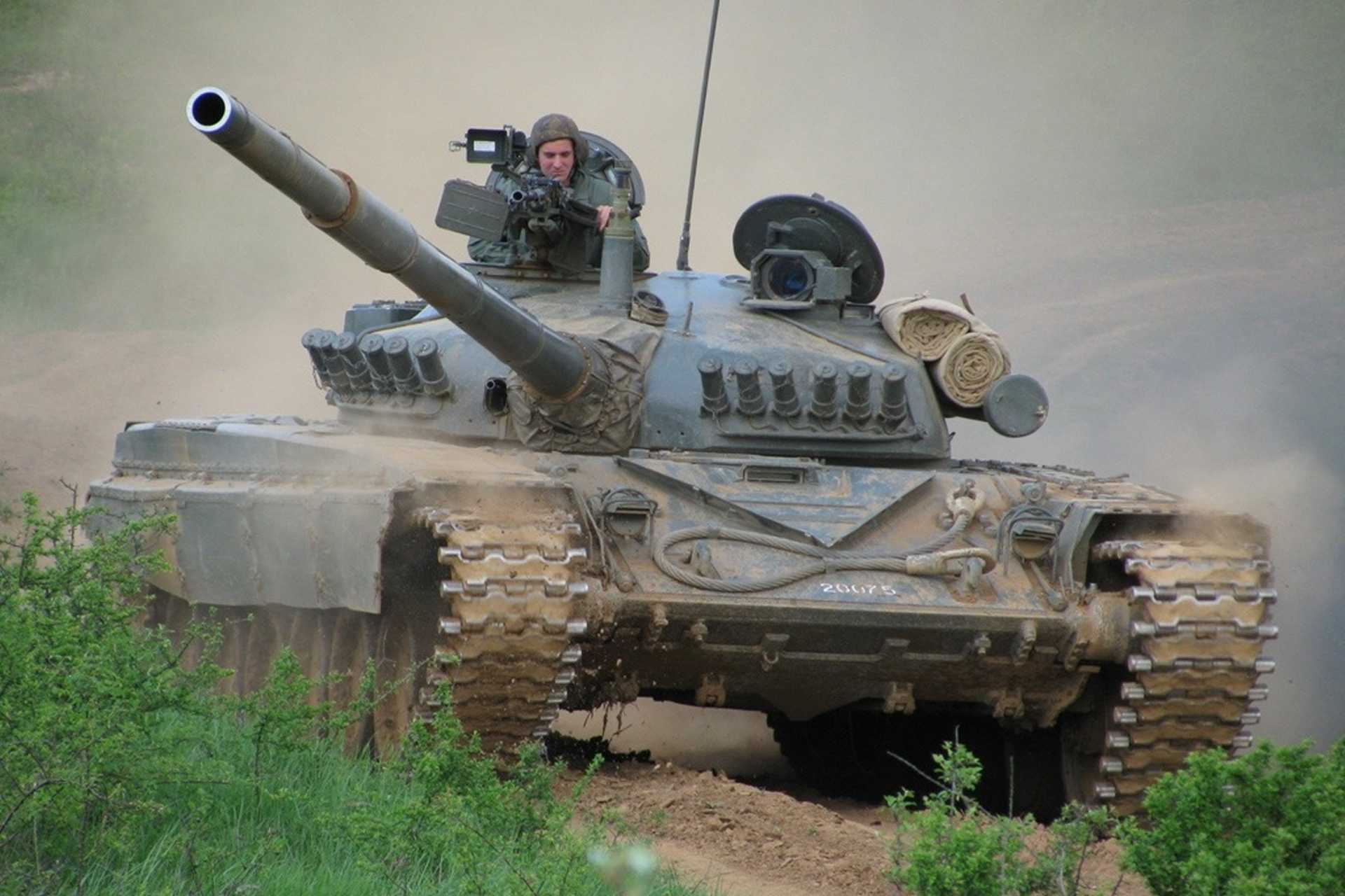The Croatian M-84A4 Snajper tank possesses an improved fire control and observation system, with the DBR-84 ballistic computer working in conjunction with the SCS-84 all-weather day-night infrared gunner sight. (Picture source: Croatian MoD)
