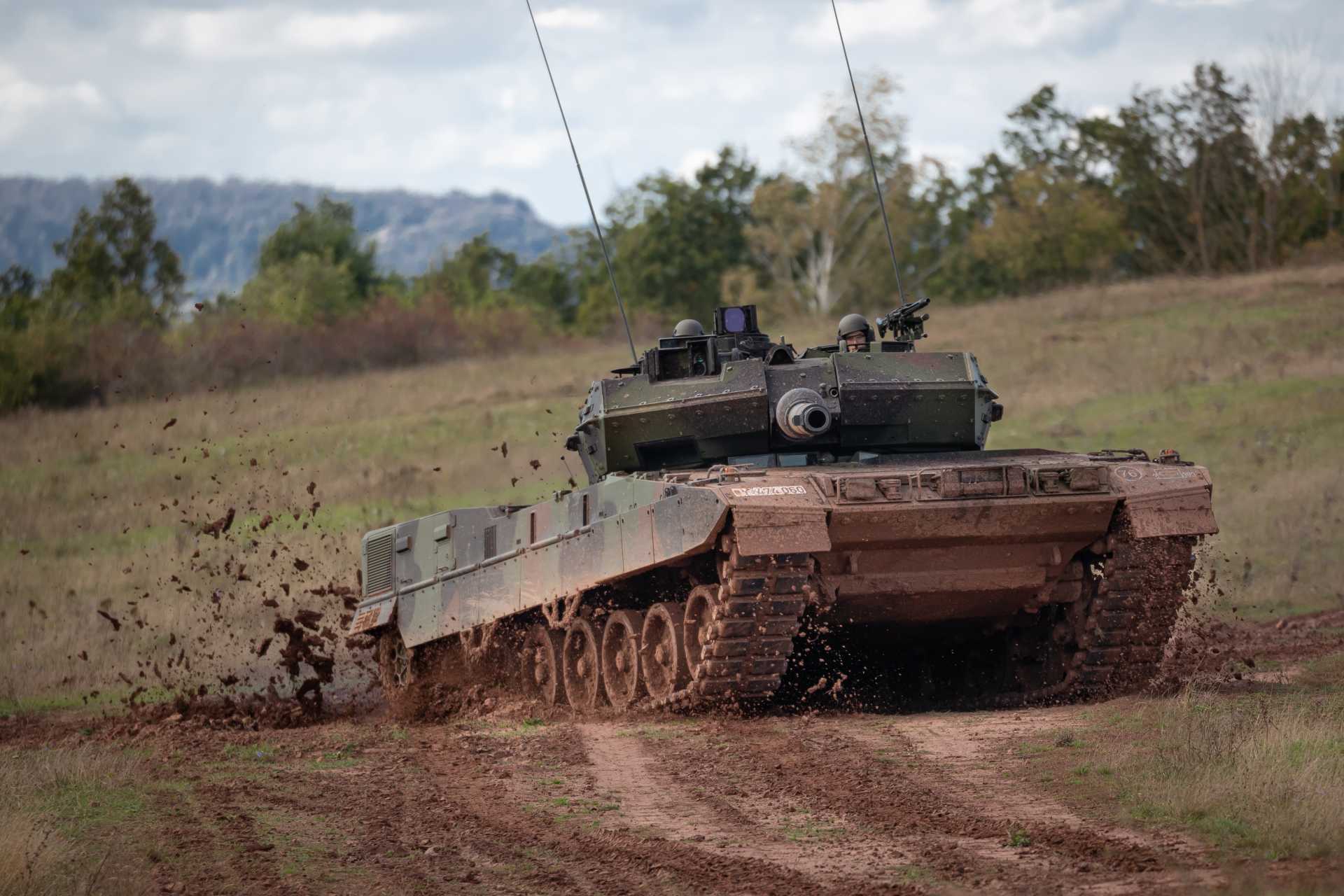 Everything points to this project being framed as an interim solution that complements the Leopard family, not a successor that would phase it out, as the Leopard 2A8 currently remains Germany’s reference main battle tank. (Picture source: German MoD)