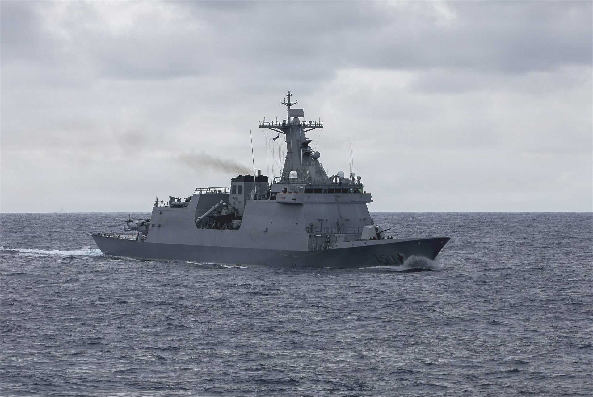 Philippine Navy’s Jose Rizal-class guided-missile frigate taking part in a multinational maritime exercise. Built by South Korea’s HD Hyundai Heavy Industries, the ship represents the Navy’s first modern surface combatant and sets the foundation for the newly ordered 3,200-ton frigates to be delivered by 2029 as part of the ongoing Philippine military modernization program.