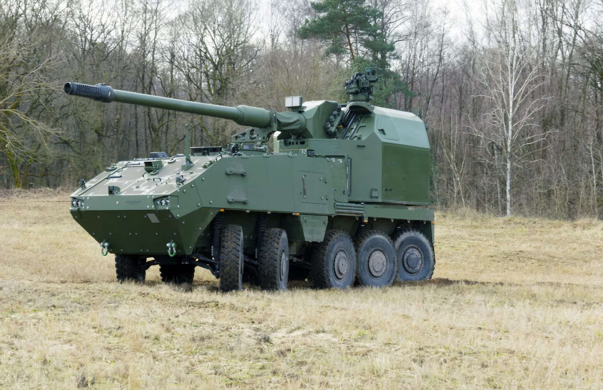 The KNDS Artillery Gun Module shown here illustrates the core 155mm L52 armament at the center of the KNDS and Leonardo cooperation, highlighting its fully automated design and modular architecture intended for integration on a Leonardo wheeled platform for the Italian Army’s future mobile artillery system (Picture source: KNDS/GDELS).