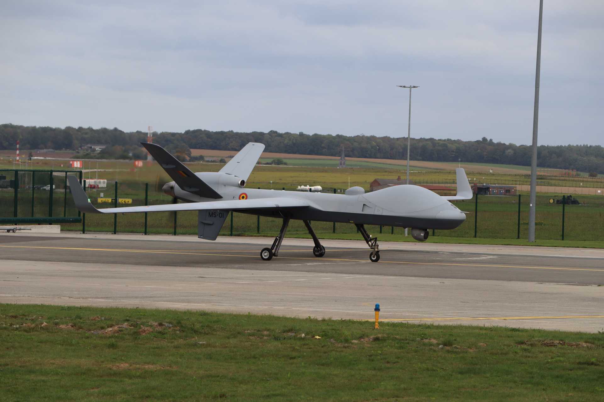 General Atomics has also developed a short takeoff and landing kit based on components from its Mojave demonstrator, enabling MQ-9Bs to operate from short runways or aviation-capable ships by replacing wings, tail surfaces and propellers with optimized equivalents. (Picture source: Army Recognition)