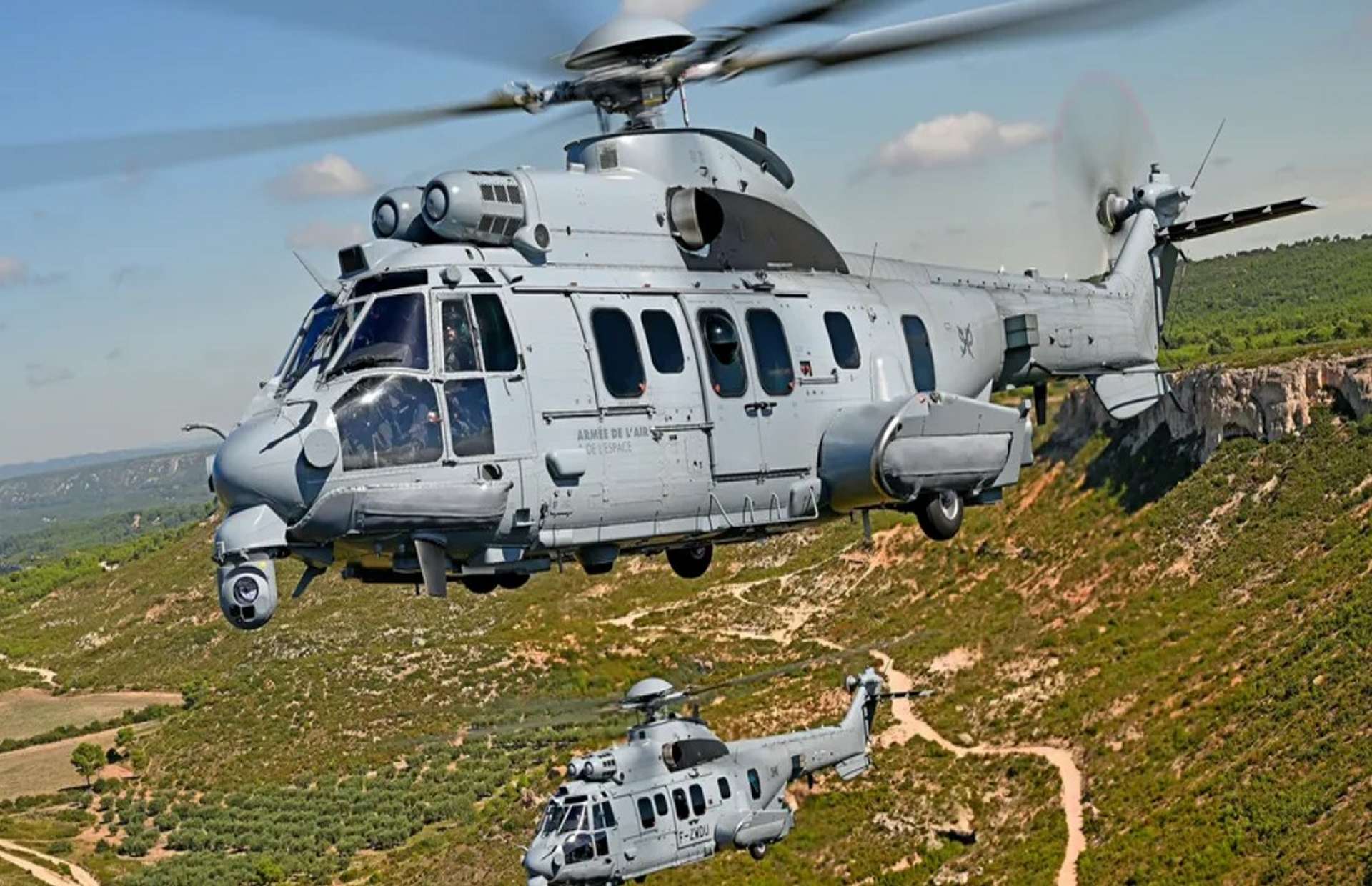 Equipped with the Safran Euroflir 410 EO/IR system and self-protection measures, the H225M is an all-weather, heavy-lift platform designed for high-risk special operations and extended missions in Morocco’s challenging operational theaters (Picture source: Airbus Helicopters).