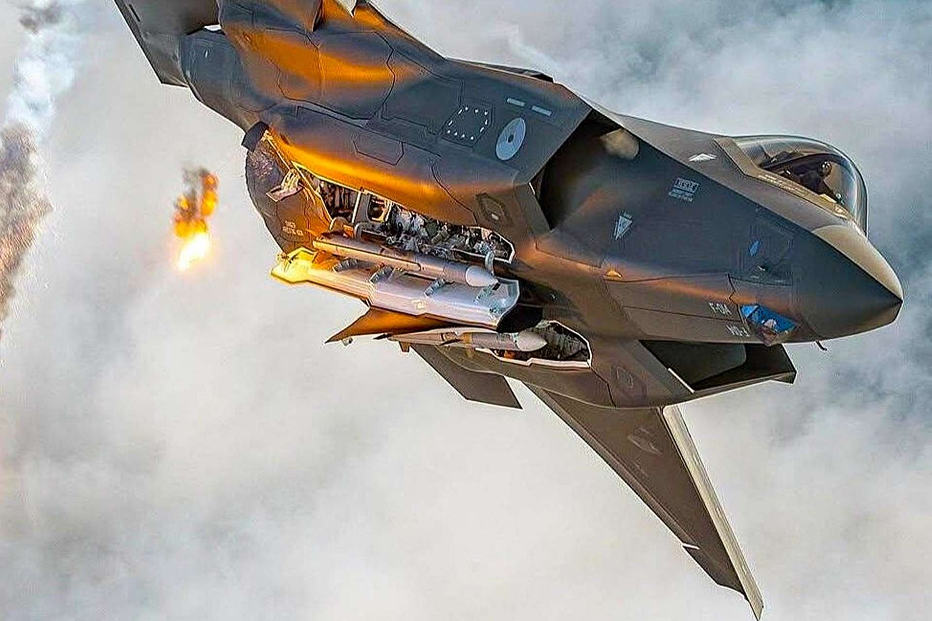 The Netherlands will conduct a feasibility study with Raytheon to locally produce American AIM-120 AMRAAM missiles, marking the first potential co-production of this beyond-visual-range air-to-air weapon with a European NATO partner (Picture Source: Dutch MoD)