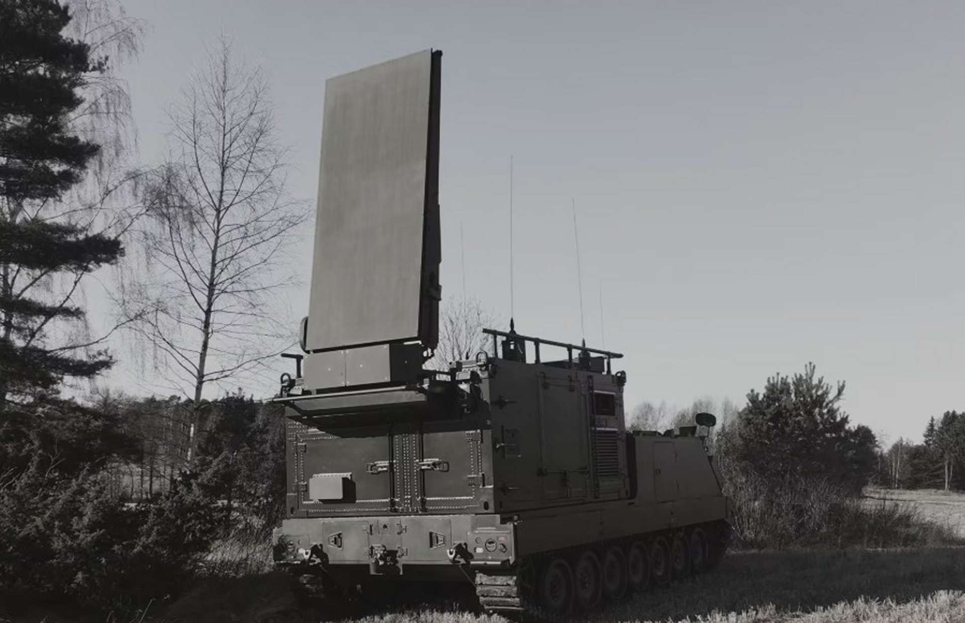 The Saab Arthur radar provides mobile, high-precision detection of enemy artillery, rockets, and mortars. Operating in the C-band with an electronically scanned array, it locates firing positions up to 50 km away, enabling rapid counter-battery response and enhanced battlefield survivability for frontline units (Picture source: Saab).