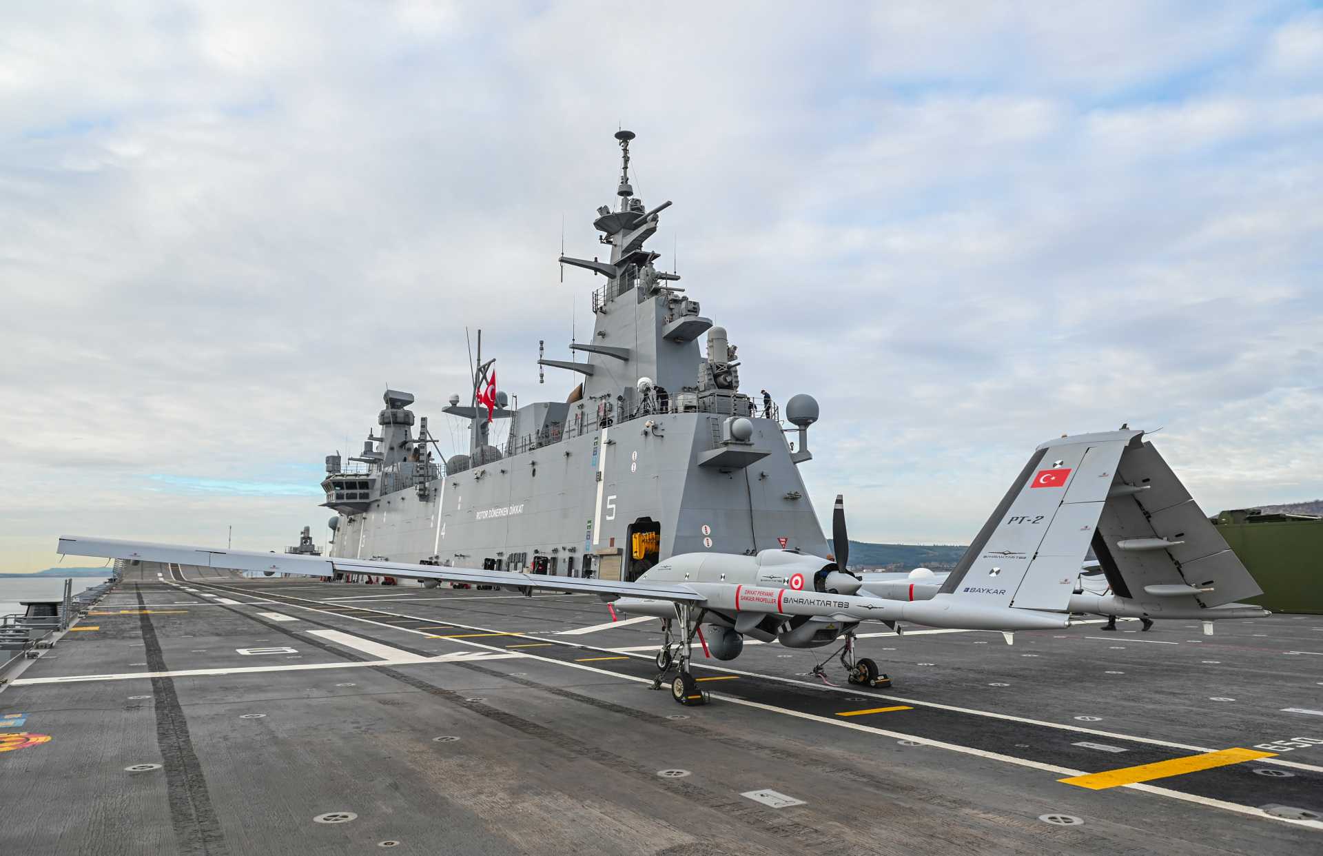 T%C3%BCrkiye_to_start_operational_deployment_of_Bayraktar_TB3_drone_from_TCG_Anadolu_amphibious_assault_ship_Flash_News_1920_001.jpg