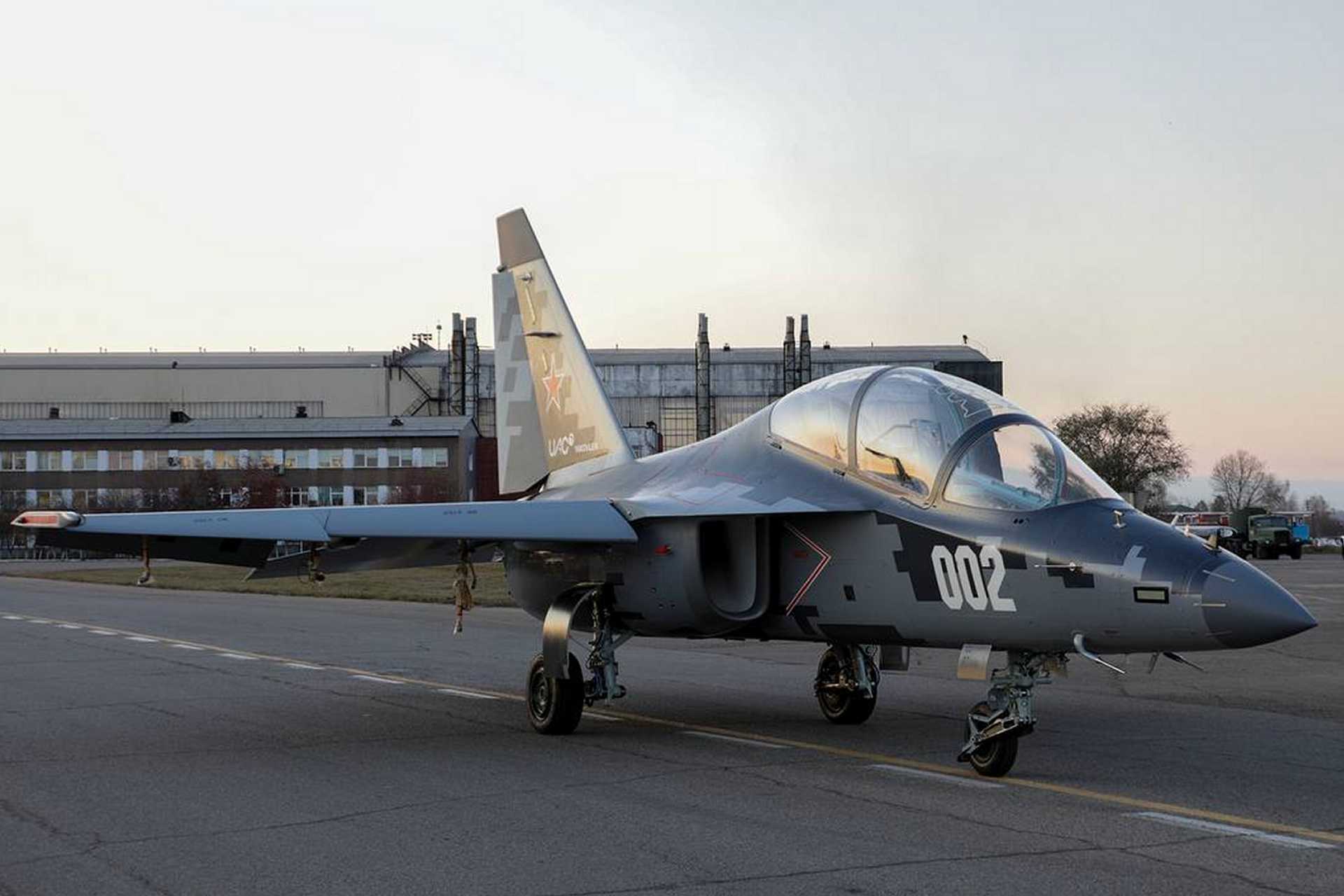 The Yak-130M replaces more than 50% of the Yak-130's onboard equipment, adding the BRLS-130R AESA radar, SOLT-130K electro-optical targeting system, President-S130 self-protection suite, KSS-130 communications system, as well as R-77-1 and R-74M missiles. (Picture source: UAC)