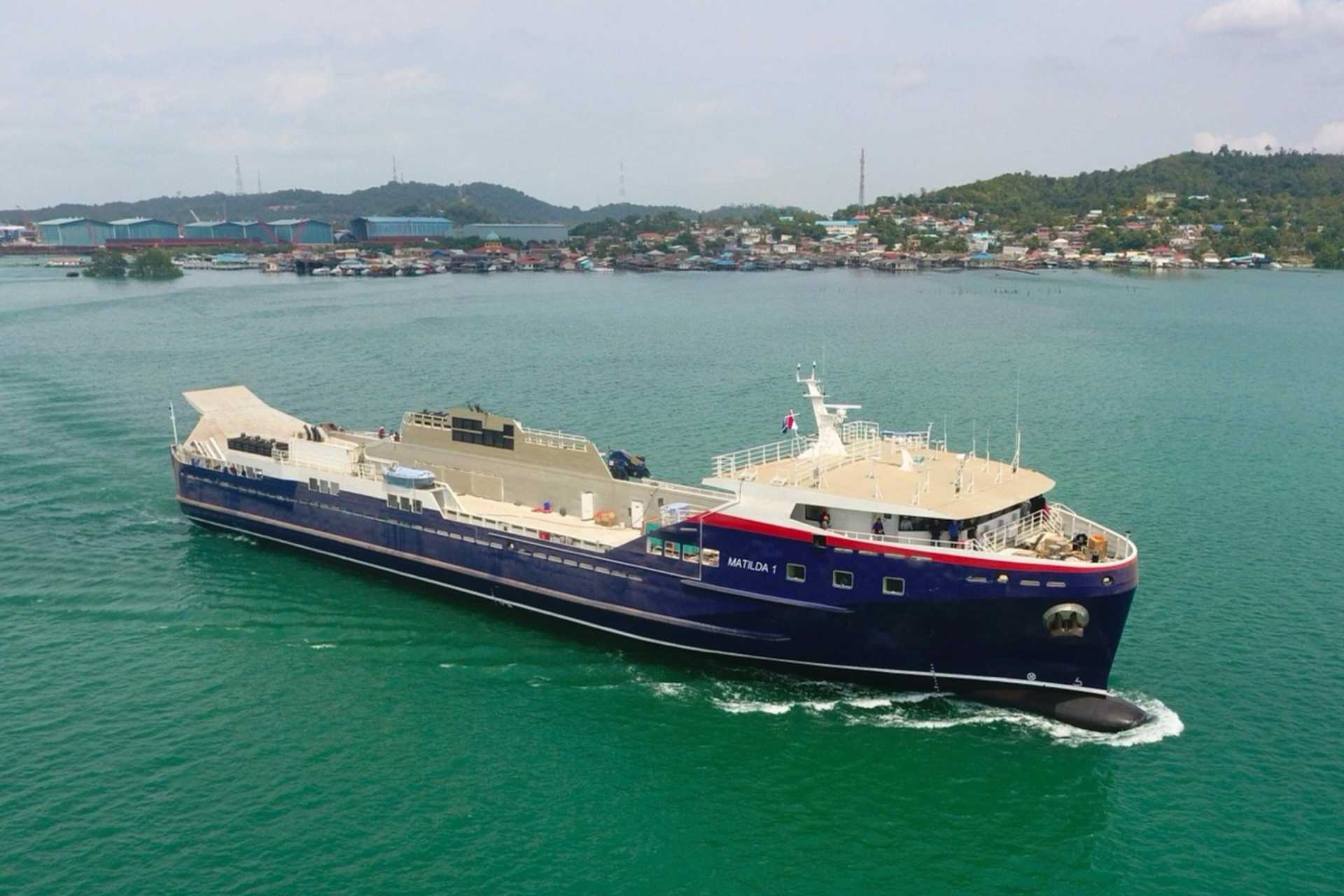 SeaTransport states that its SLV concept, which includes small modifications to its commercial designs, can achieve 90% of the logistic requirements of similarly sized naval vessels at less than a quarter of the capital cost. (Picture source: SeaTransport)