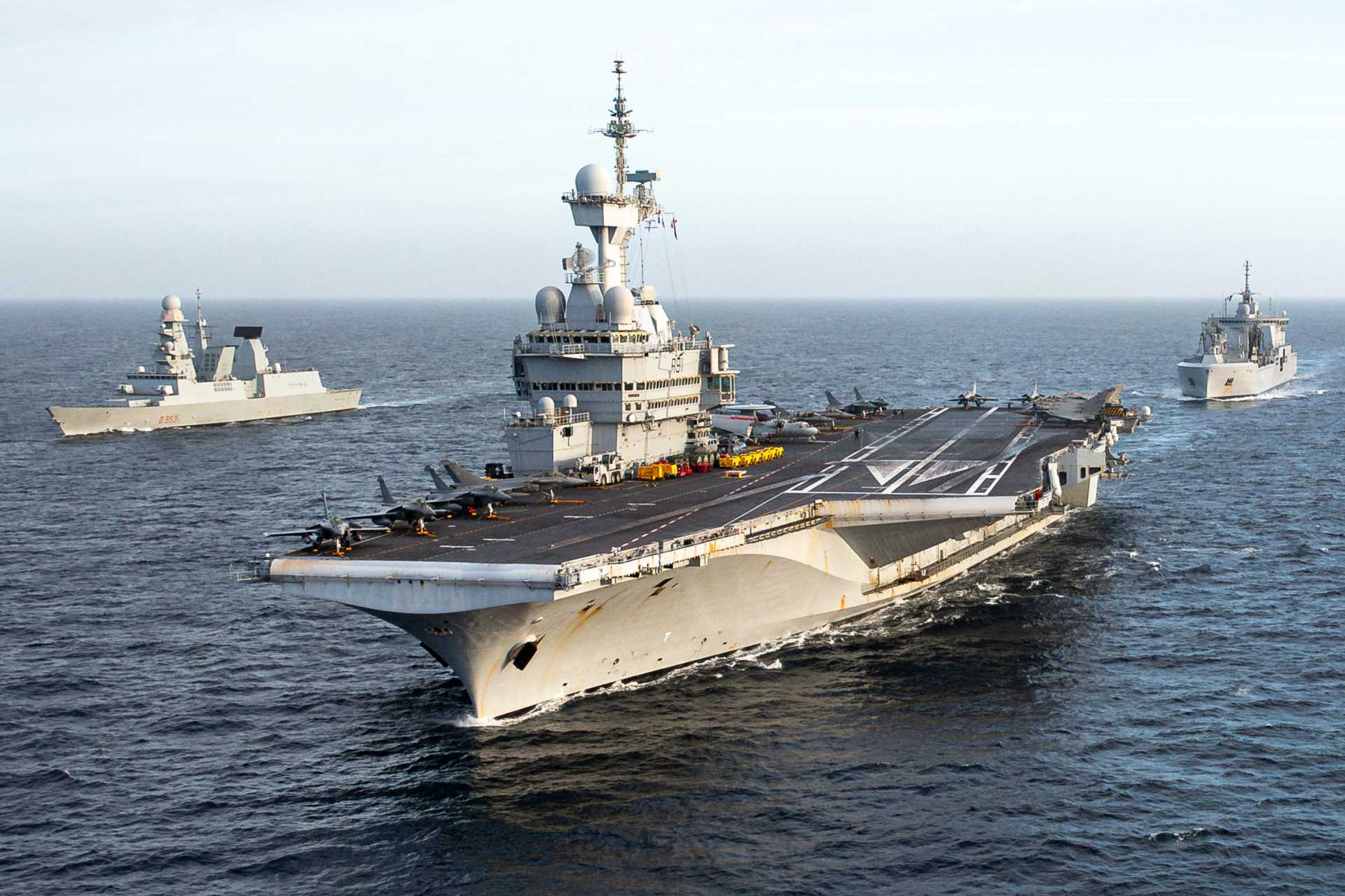 During the ORION 26 exercise, the Charles de Gaulle carrier strike group will conduct joint and allied training sequences that include air defense, anti-submarine warfare, surface combat, and precision strike coordination. (Picture source: French Navy)