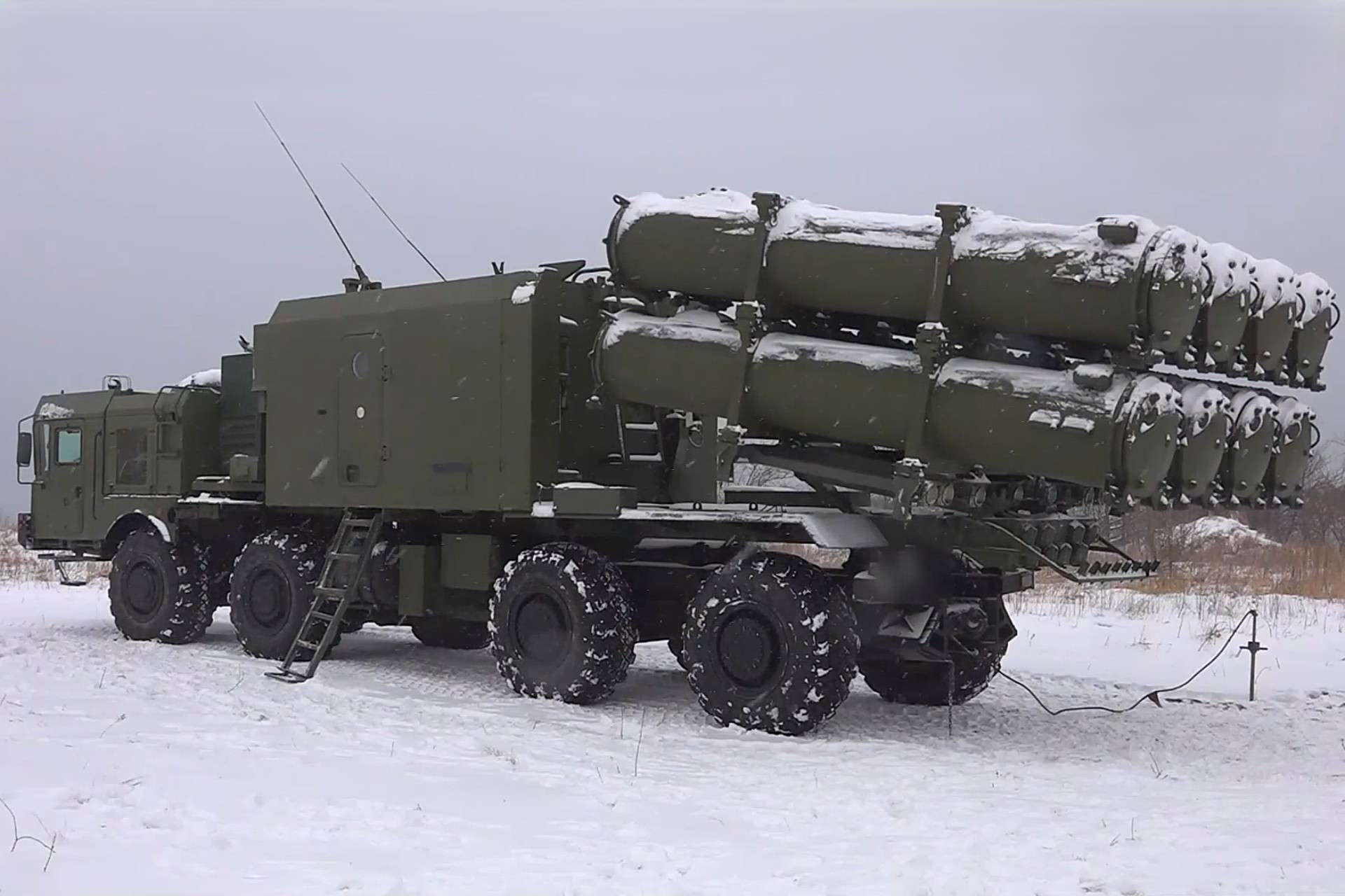 Russia’s Baltic Fleet staged a coordinated coastal defense drill in Kaliningrad using the Bal missile system and UAV support to rehearse simulated anti-ship strikes, underscoring Moscow’s continued focus on reinforcing its Baltic Sea deterrence posture (Picture Source: Russian MoD)