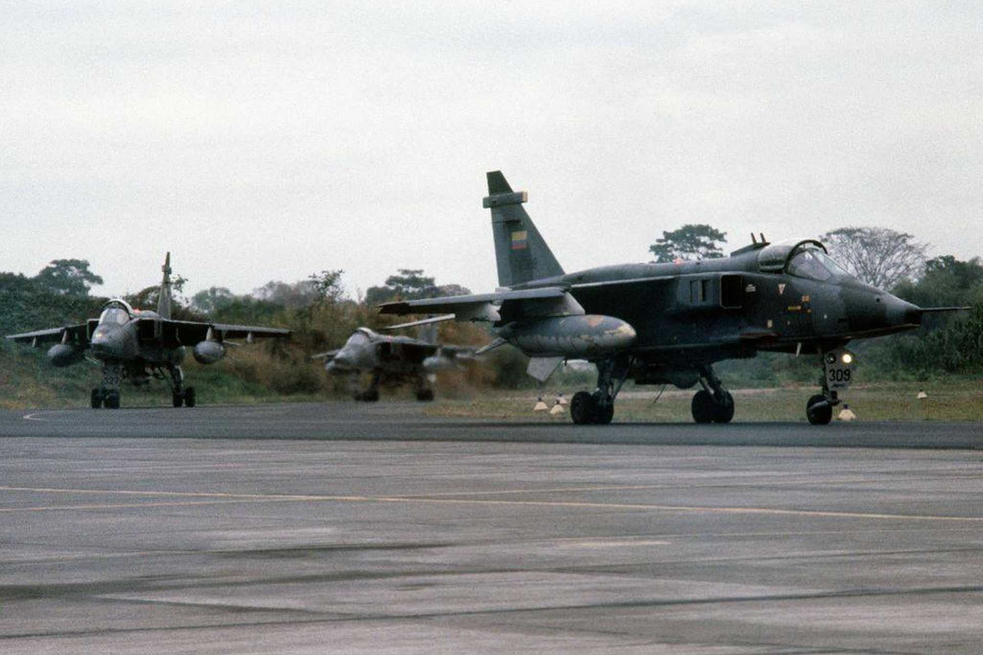 Ecuador ordered a total of twelve SEPECAT Jaguars in 1974, comprising ten single-seat Jaguar ES export variants and two Jaguar EB two-seat trainers, as well as three Jaguar GR.1s from the UK in 1991 to replace attrition losses and maintain squadron strength. (Picture source: Ecuadorian Air Force)