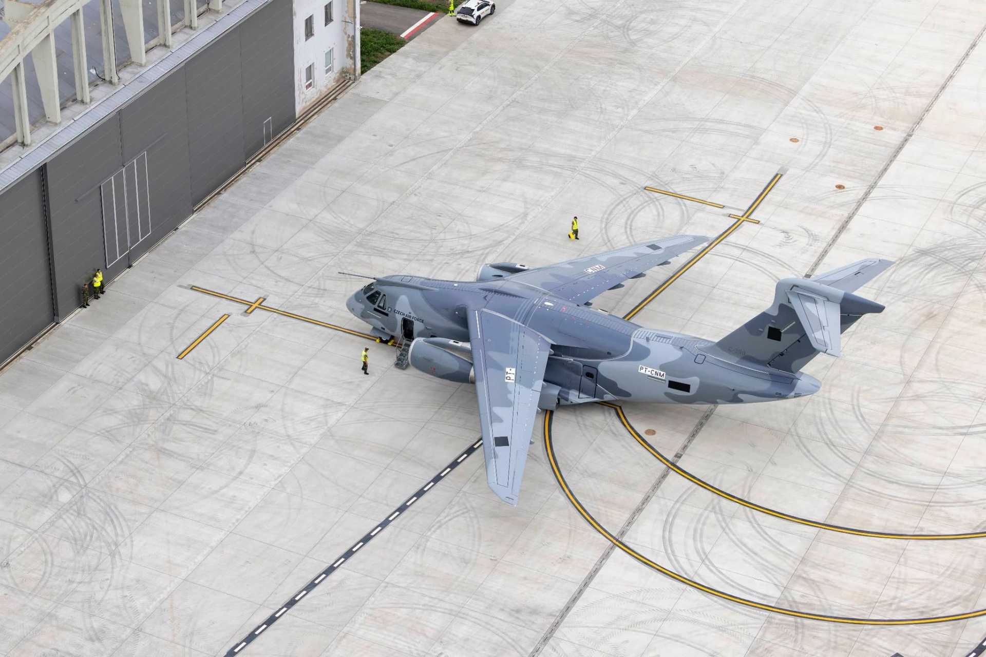 The first Czech C-390 Millennium carries a three-tone grey camouflage designed by Pavel Holý of the Military History Institute in Prague, and it is named after Brigadier General Karel Toman Mareš, the first commander of No. 311 Czechoslovak Bomber Squadron in the Royal Air Force. (Picture source: 24th Transport Air Force Base Prague-Kbely)