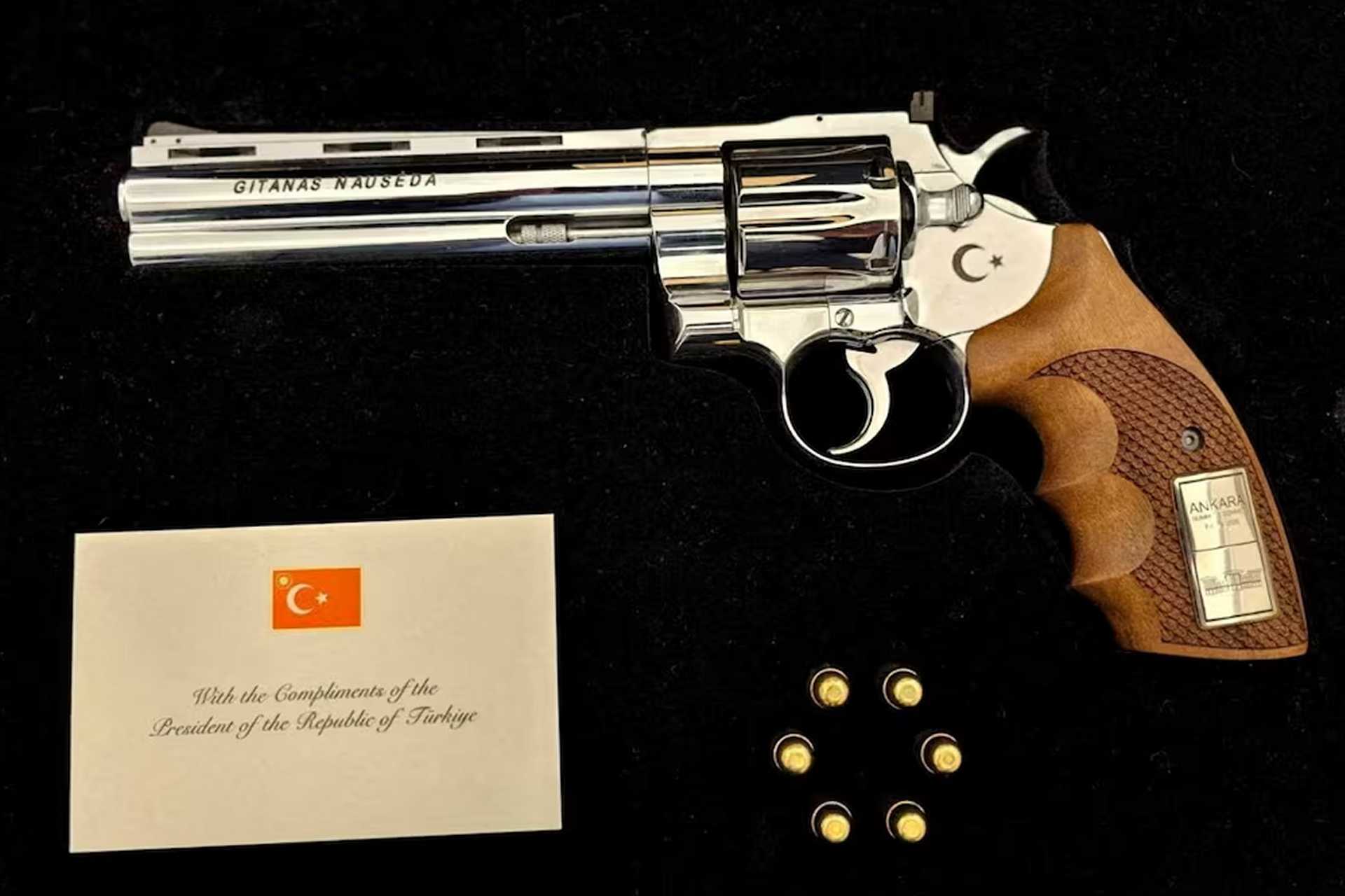 The Gümüşay .357 Magnum is a Turkish double-action/single-action, six-shot revolver developed during the early 1990s by MKE in cooperation with Küssan A.Ş., recognized as the first domestically designed and manufactured modern revolver produced in Türkiye. (Picture source: Lithuanian President's Office via X/Restitutor Orientis)