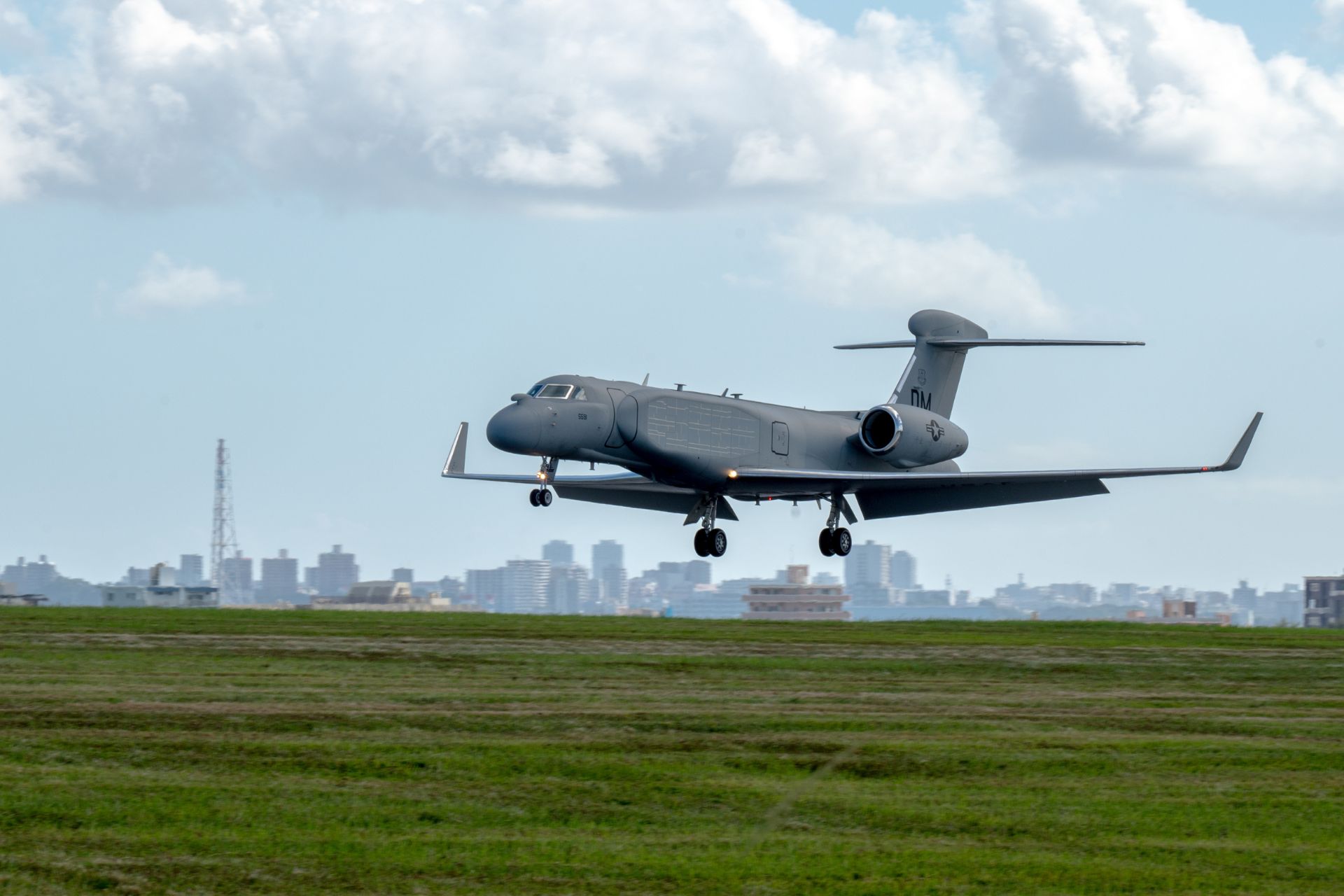 A U.S. Air Force EA-37B Compass Call lands at Kadena Air Base, Japan, on Sept. 27, 2025. (Picture source: US DoD)