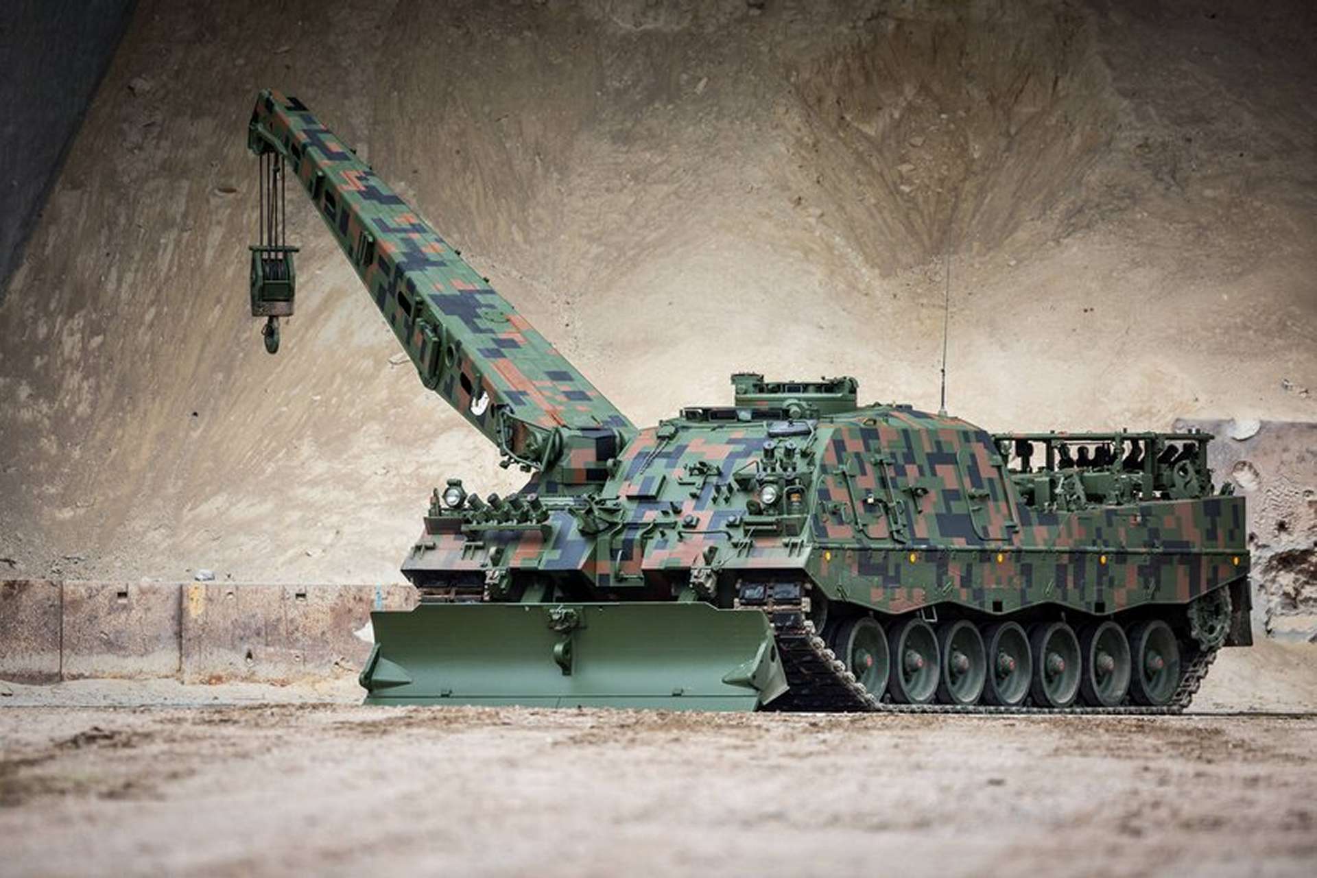 Germany has ordered 23 Rheinmetall Bergepanzer 3 A2 Büffel armoured recovery vehicles to restore Bundeswehr heavy recovery capacity after transfers to Ukraine, strengthening support for Leopard 2-equipped units from 2027 to 2029 (Picture source: Rheinmetall).