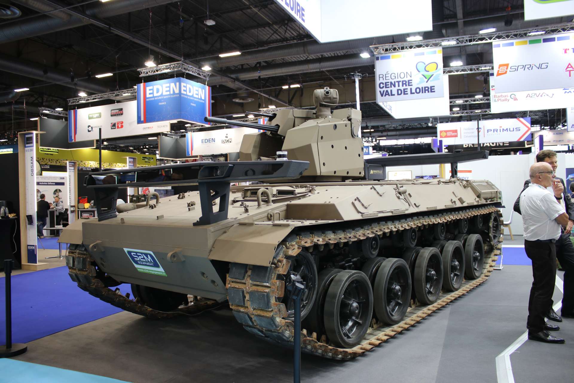 KNDS France and S2M Equipment have transformed a legacy AMX-30 family tank hull into the REFURBOT heavy unmanned ground combat vehicle, combining the TOXO robotization system and ARX25 25 mm remote weapon station to deliver crewless firepower and protected mobility for high-threat battlefield operations (Picture Source: Army Recognition Group)