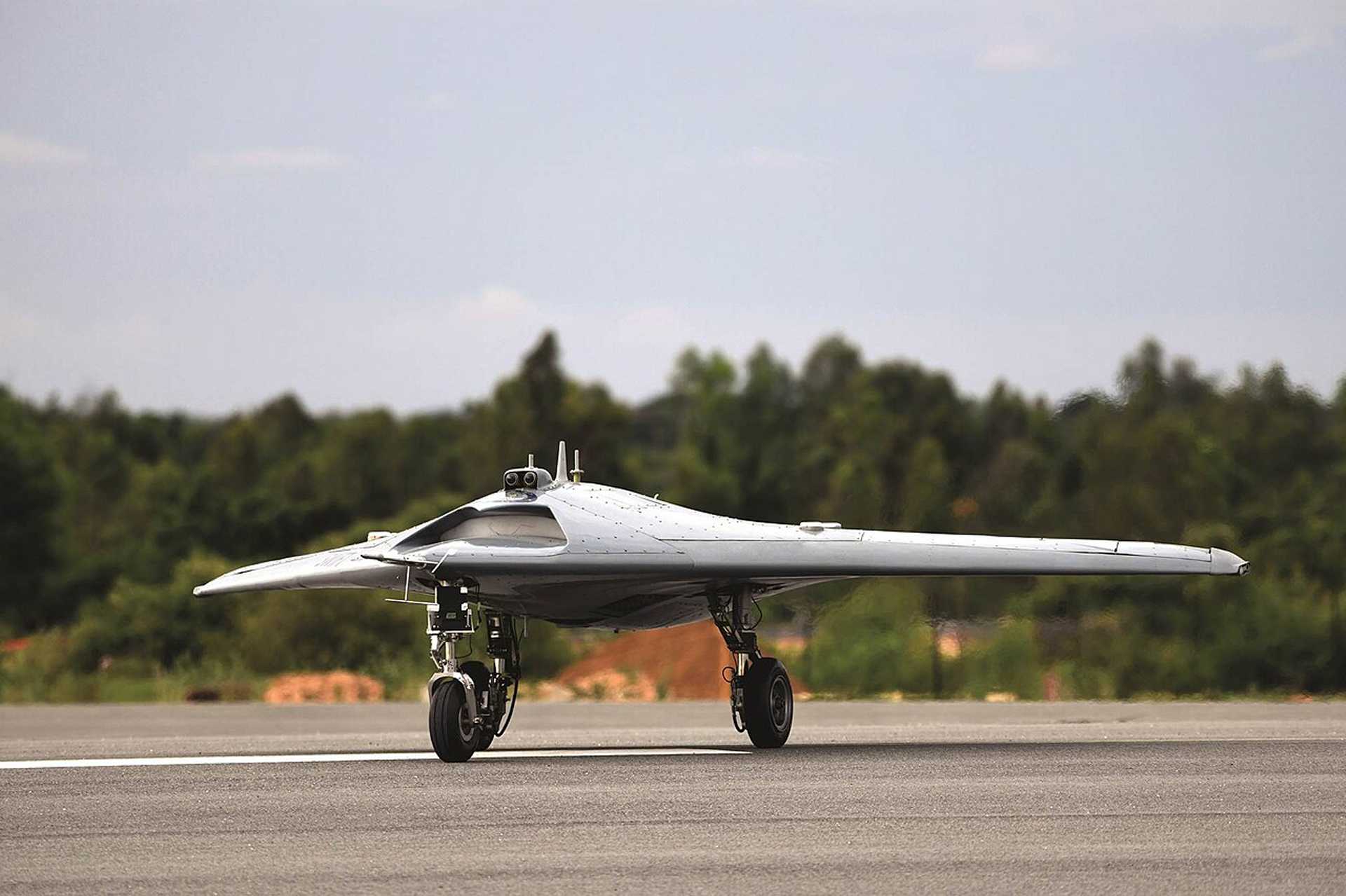 The Ghatak relies on a low radar cross section, internal weapon carriage, and an autonomous operating logic that would allow it to undertake deep-strike missions without exposing pilots to direct risk. (Picture source: Indian MoD)