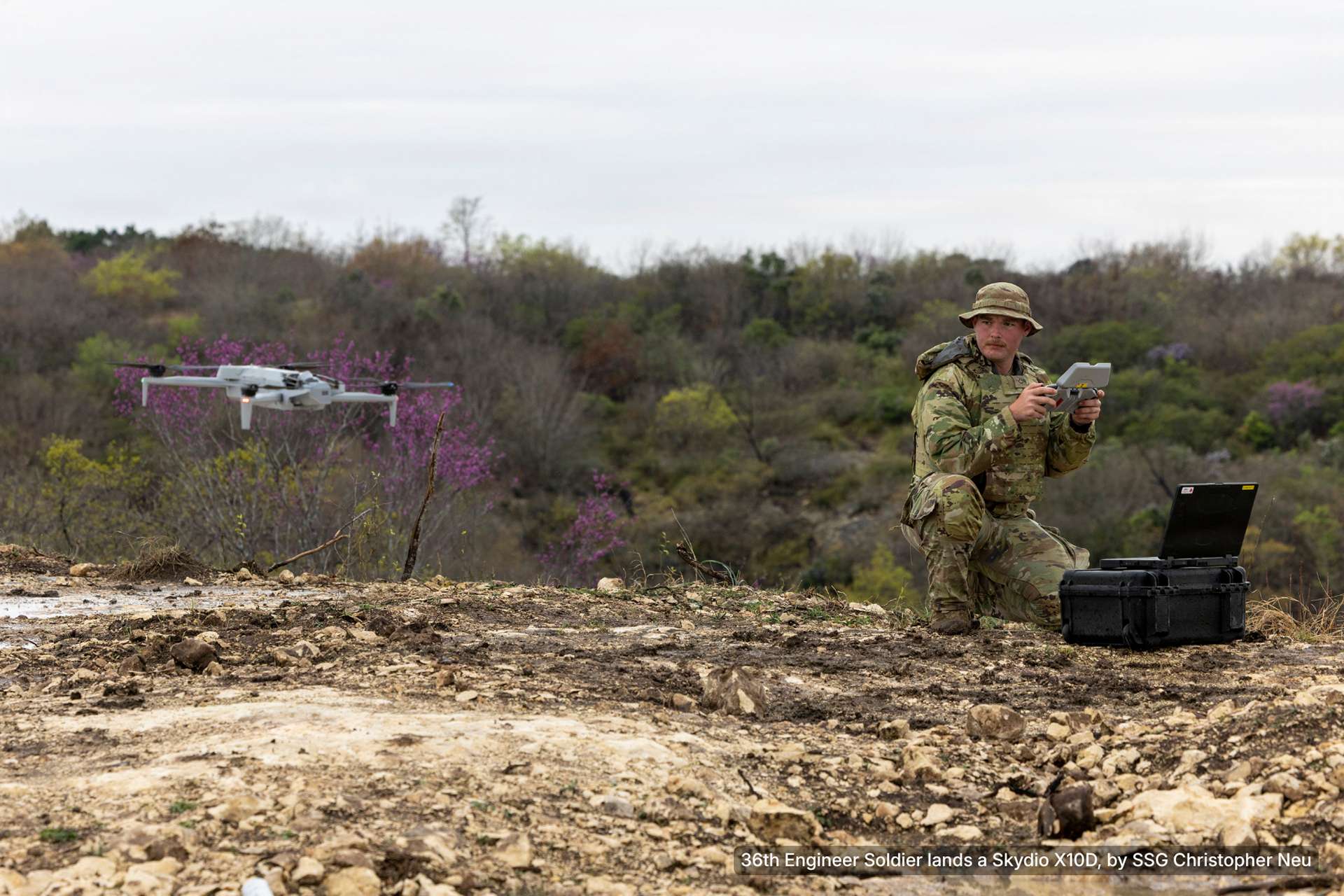 The U.S. Army has ordered more than 2,500 Skydio X10D drones to expand platoon-level reconnaissance, giving ground troops faster aerial ISR in contested environments (Picture source: U.S. DoW).