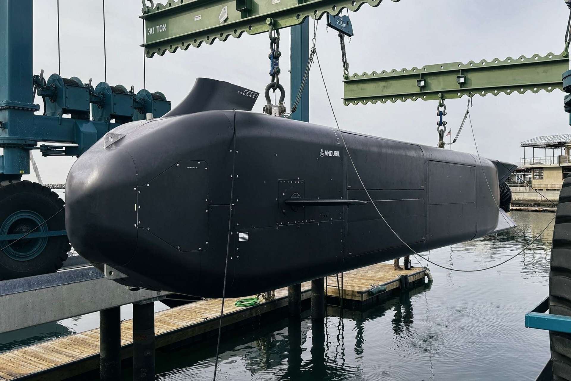 Anduril’s Dive-XL gives the U.S. Navy a long-range autonomous undersea platform designed to extend ISR, seabed warfare, and potential strike capabilities in contested waters while reducing reliance on crewed submarines (Picture source: Anduril).