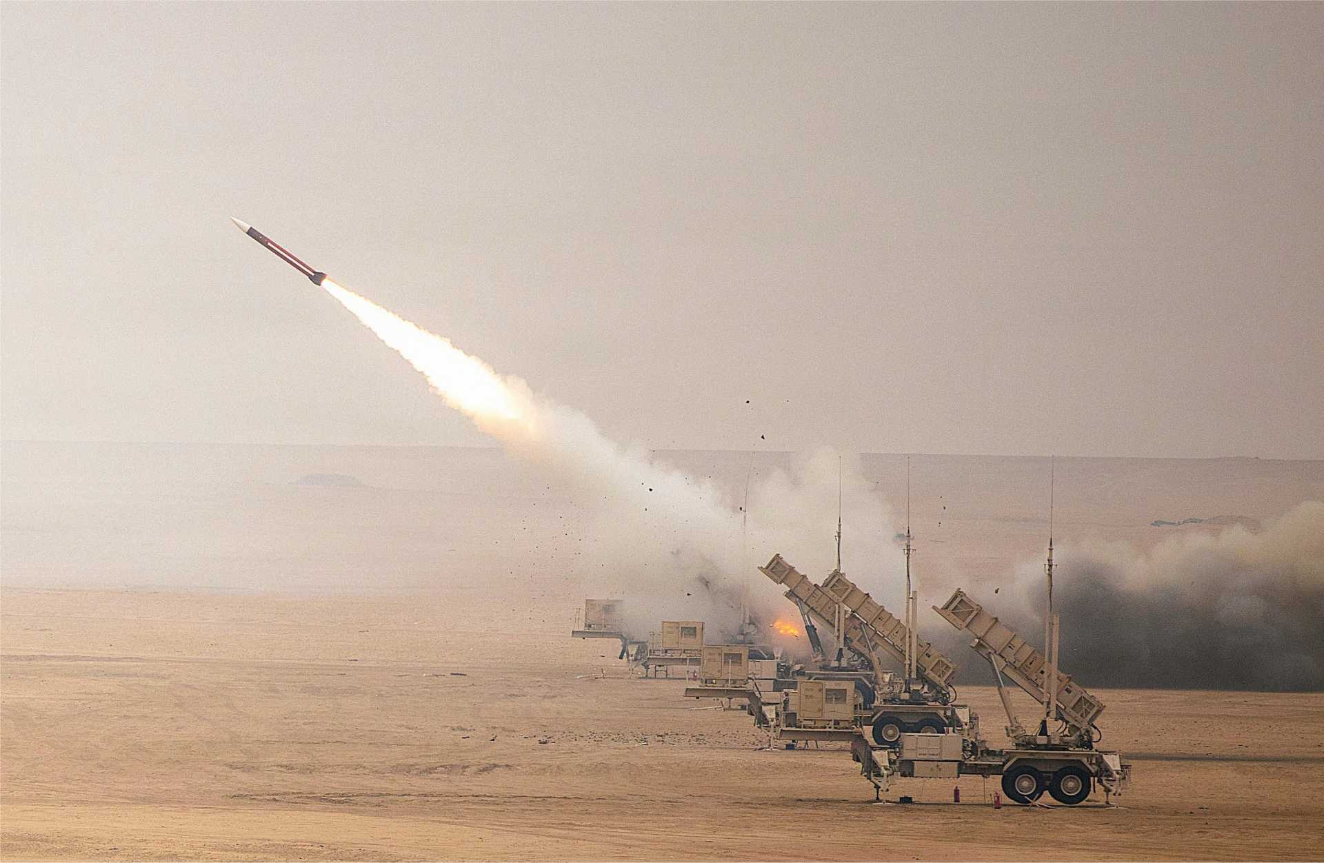 U.S. Army Patriot air defense units conduct live-fire missile launches during Exercise Sky Shield at Kuwait’s Udari Range Complex, demonstrating regional ballistic missile and air defense readiness.