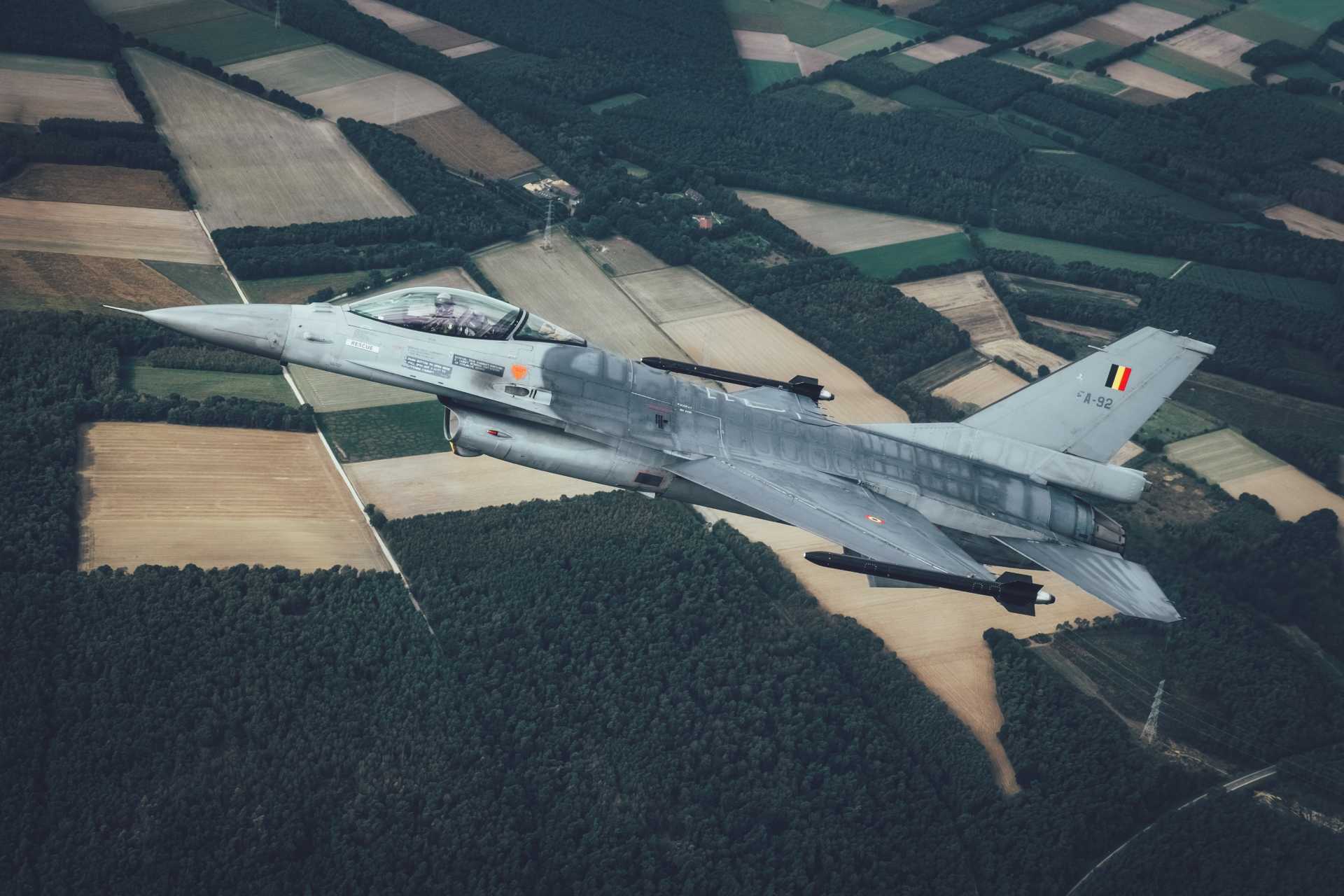 Belgian F-16s will help Ukraine intercept Russia’s fastest jet-powered Geran drones, flying at up to 600 km/h, by using their speed of Mach 2.05 and 20 mm cannons against targets that many Ukrainian interceptor drones cannot overtake. (Picture source: Belgian Air Force)