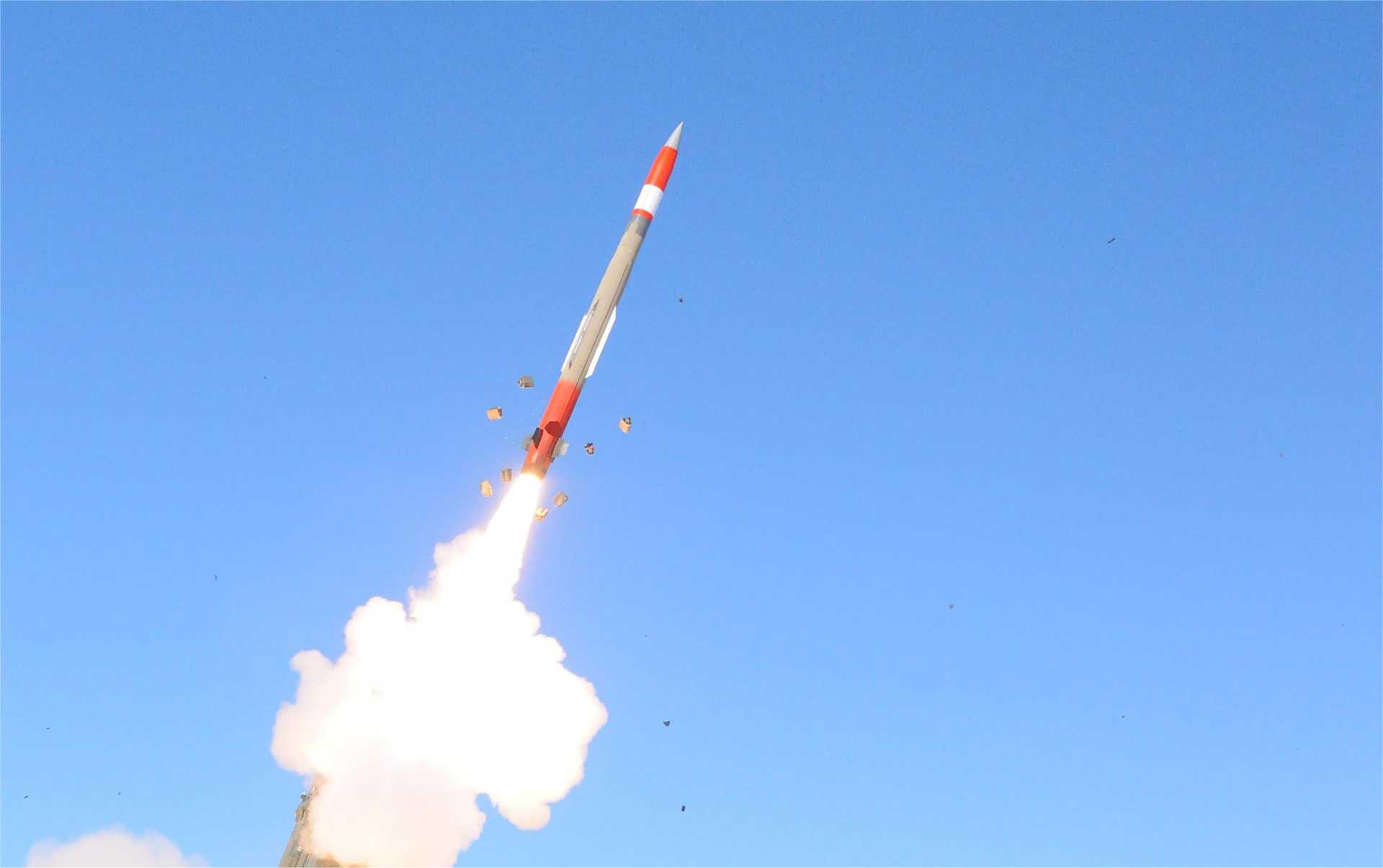 A Patriot PAC-3 MSE interceptor launches during a test. The U.S. has approved a possible allied-funded $2.1 billion sale of 500 interceptors to Ukraine, while Ukraine warns deliveries could take years