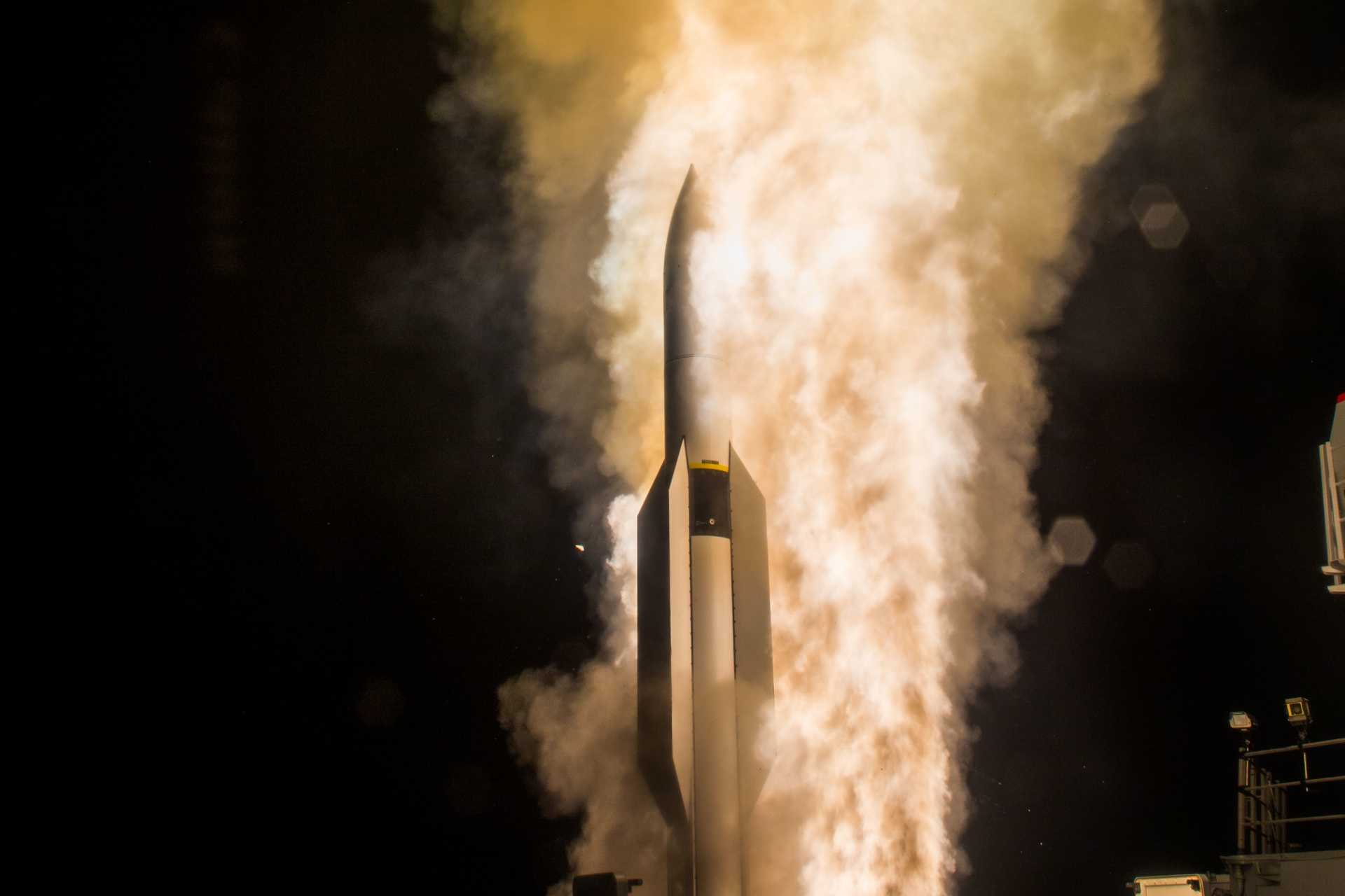 The SM-6 repeatedly extended its own engagement-distance record, setting what was then the longest surface-to-air intercept in U.S. Navy history in June 2014 before surpassing that record in January 2016 and again in September 2016, although the exact ranges remain classified. (Picture source: US DoD)