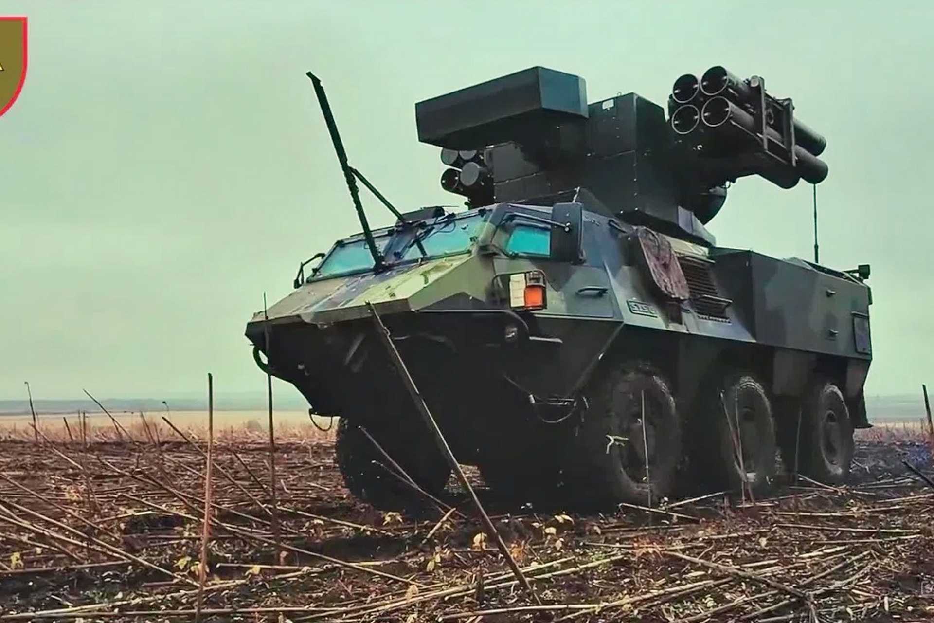The ItO 90M's main strength is its combination of mobility, armored protection, local radar surveillance, electro-optical tracking, and a fast interceptor, allowing it to provide localized air defense without relying on a permanently installed radar site. (Picture source: 1039zrp)