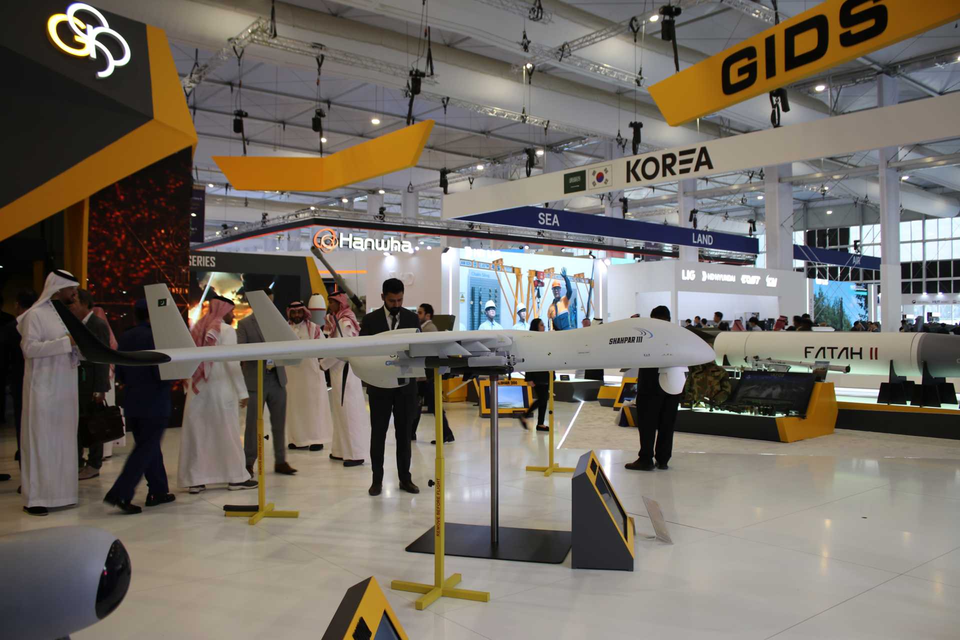 Pakistan has officially confirmed that its Shahpar-III Medium Altitude Long Endurance Unmanned Combat Aerial Vehicle is expected to conduct its first flight test before the end of 2026, according to information released by Pakistani defense industry representatives at the World Defense Show 2026. The announcement marks a significant development in Islamabad’s long-running effort to design and produce an indigenous MALE-class drone capable of intelligence, surveillance, reconnaissance, and precision strike missions.