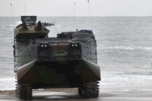 AAV-7 amphibious assault vehicle technical data sheet specifications pictures video