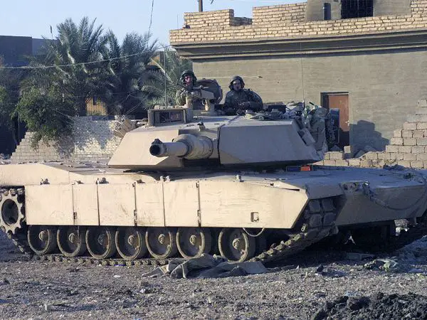 La société américaine General Dynamics Land Systems, une filiale de General Dynamics, a gagné un contrat d'une valeur de 19 millions de dollars pour la conversion de 15 chars de combat d’Arabie Saoudite Abrams M1A1 au standard M1A2.  Abrams M1A2 char de combat, armée américaine