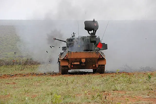 The German government offered to the Brazilian Army second hand self-propelled anti-aircraft gun Gepard 35mm, recently refurbished by Krauss-Maffei Wegmann - KMW. A contract that would include spare parts, technical support, training, technology transfer and nationalization of KWM items through Brazil.