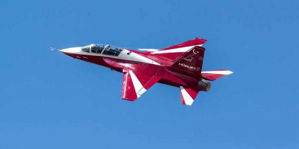 TAI Hürjet advanced jet trainer light attack aircraft specifications, technical review technical data fact sheet pictures video